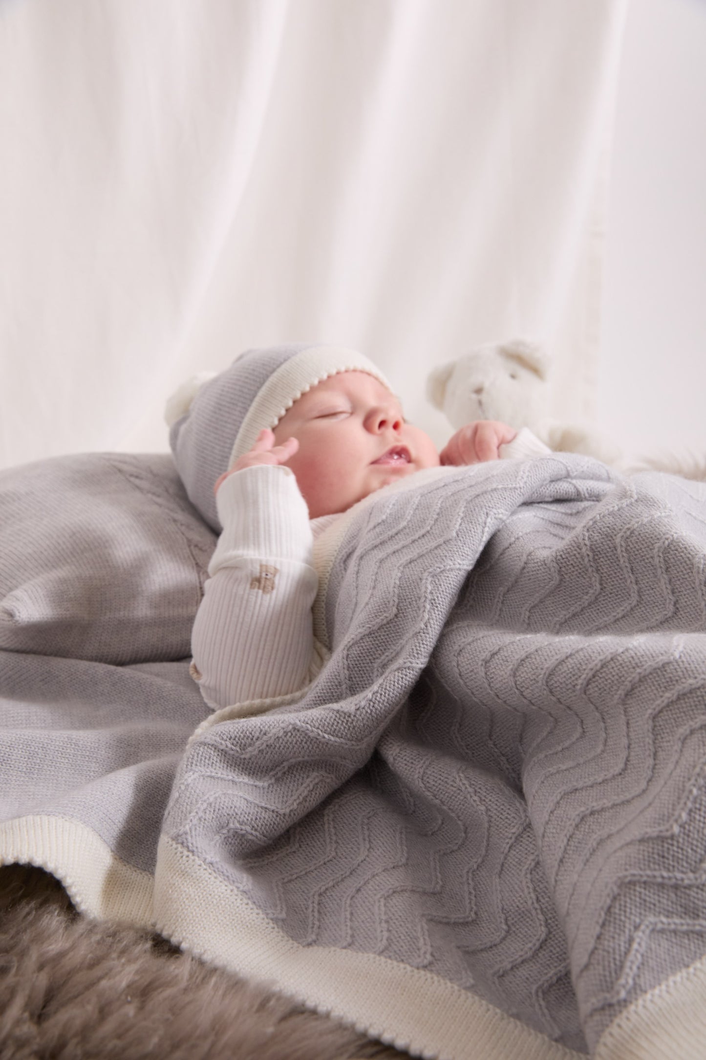 100% Merino ZigZag Ribbed Baby Blanket- Grey