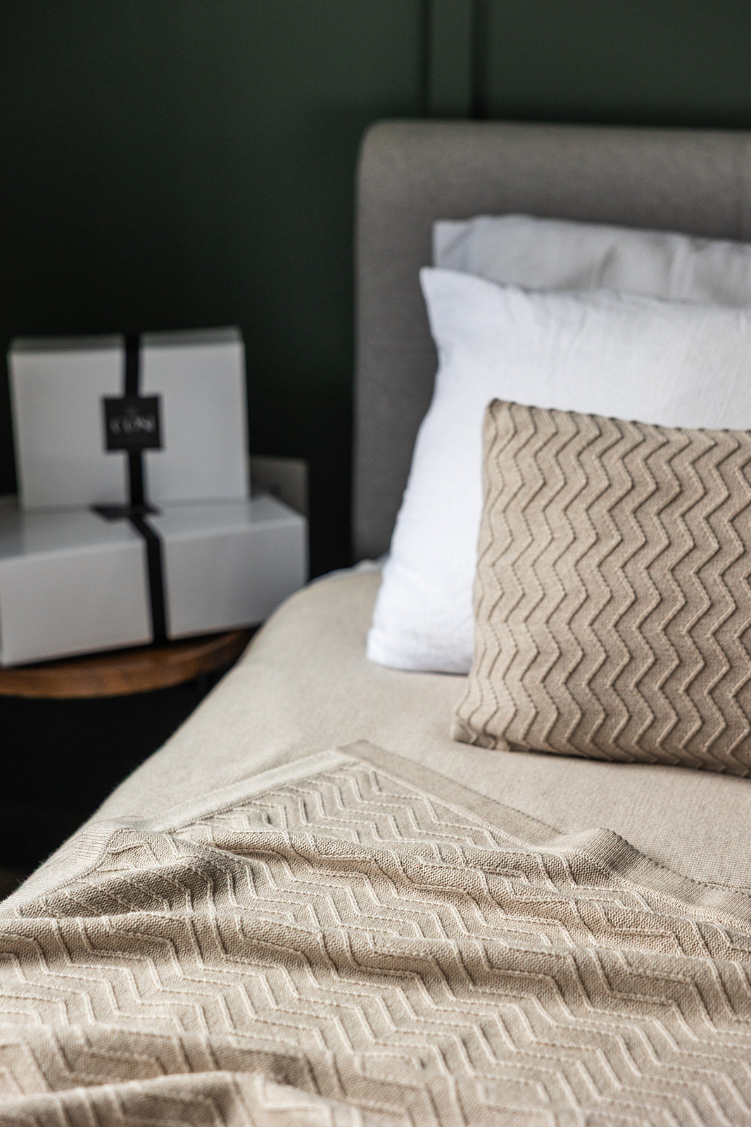 Merino Blend Knitted ZigZag Ribbed Throw - Stone Moonbeam