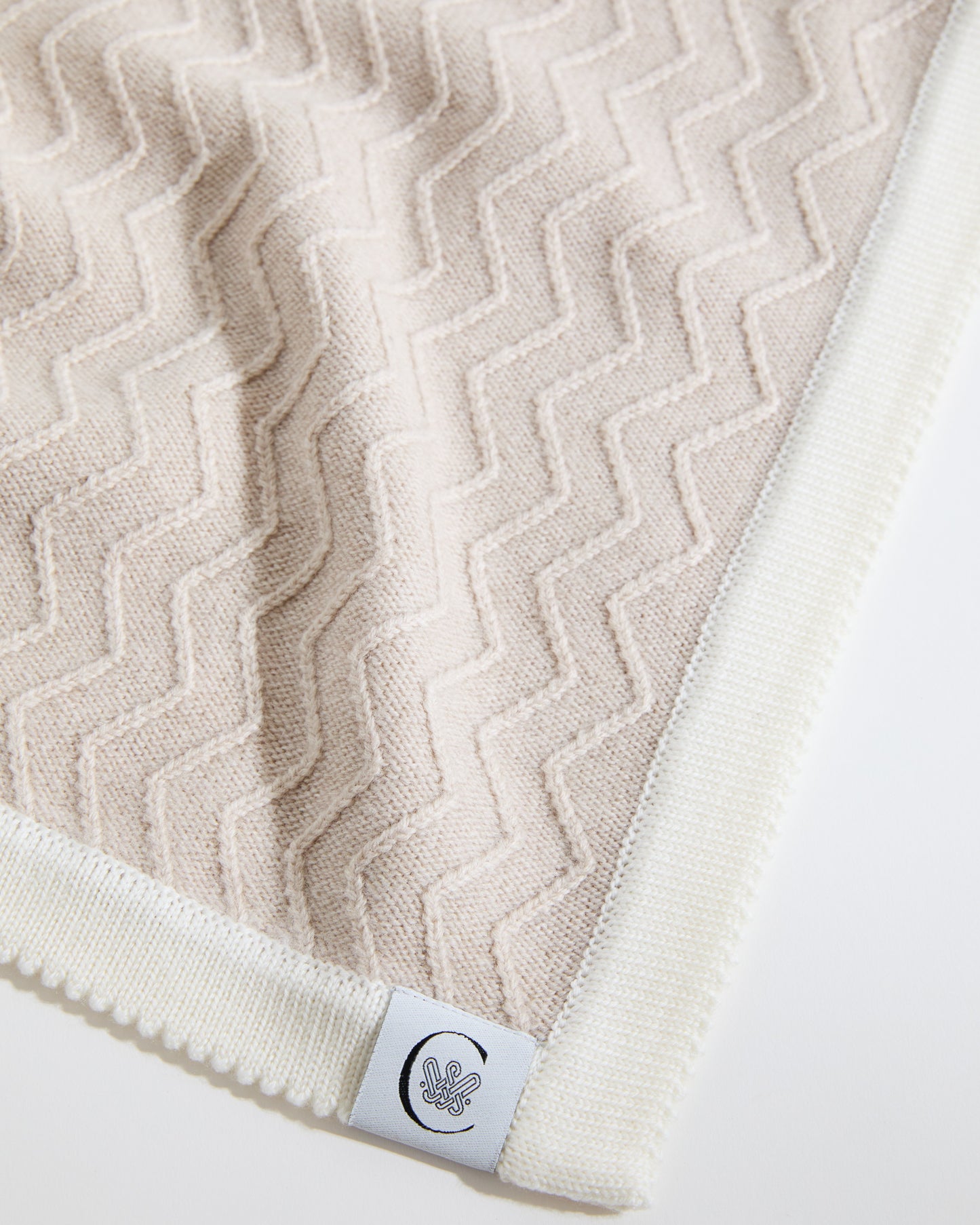 100% Merino Zig Zag Ribbed Baby Blanket - Cappucino