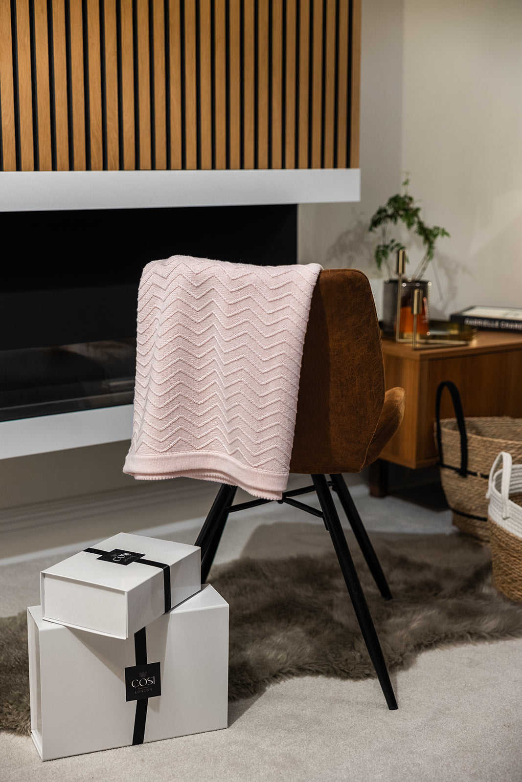 Merino Blend Knitted ZigZag Ribbed Throw- Pink Delicacy