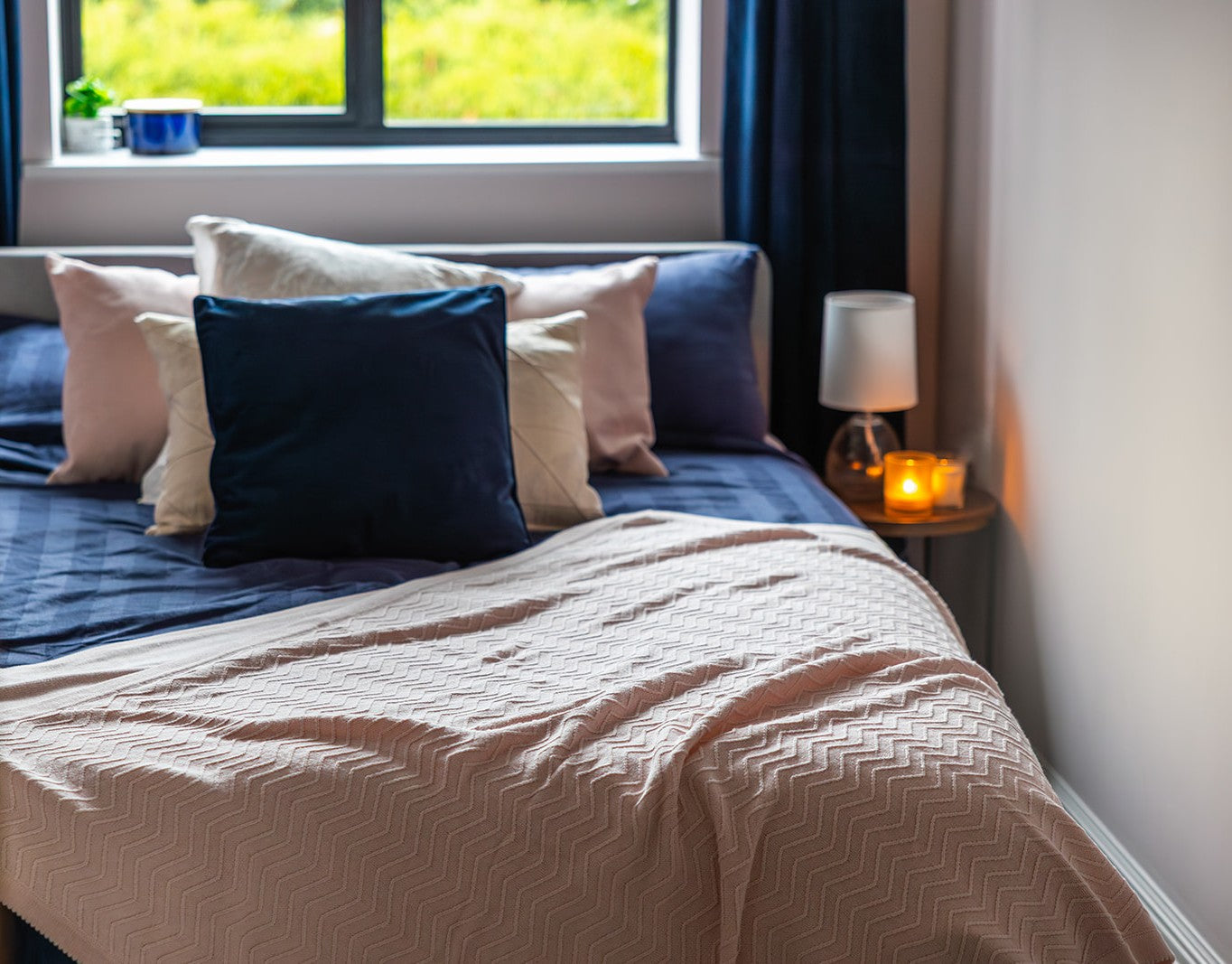 Merino Blend Knitted ZigZag Ribbed Throw- Pink Delicacy